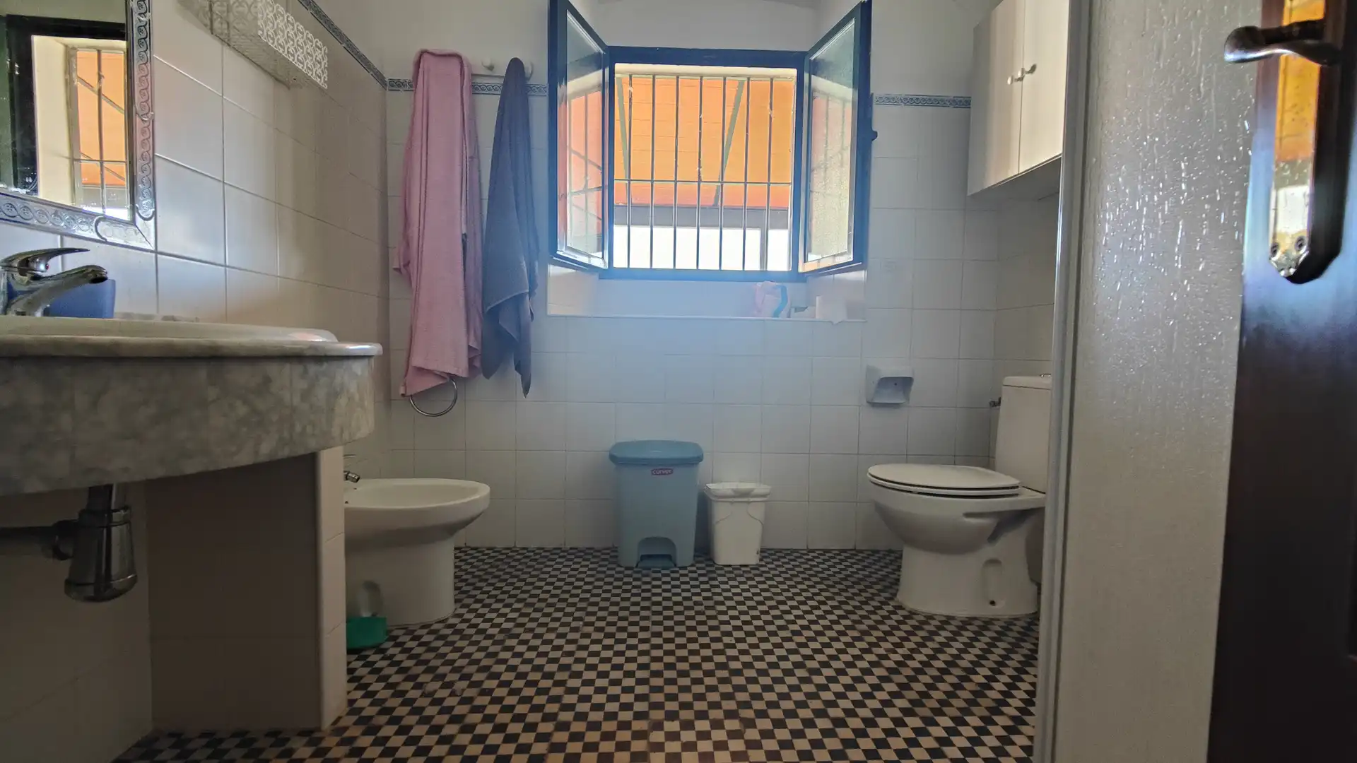 Houses for sale in Calle Lopez de Ayala, Rena