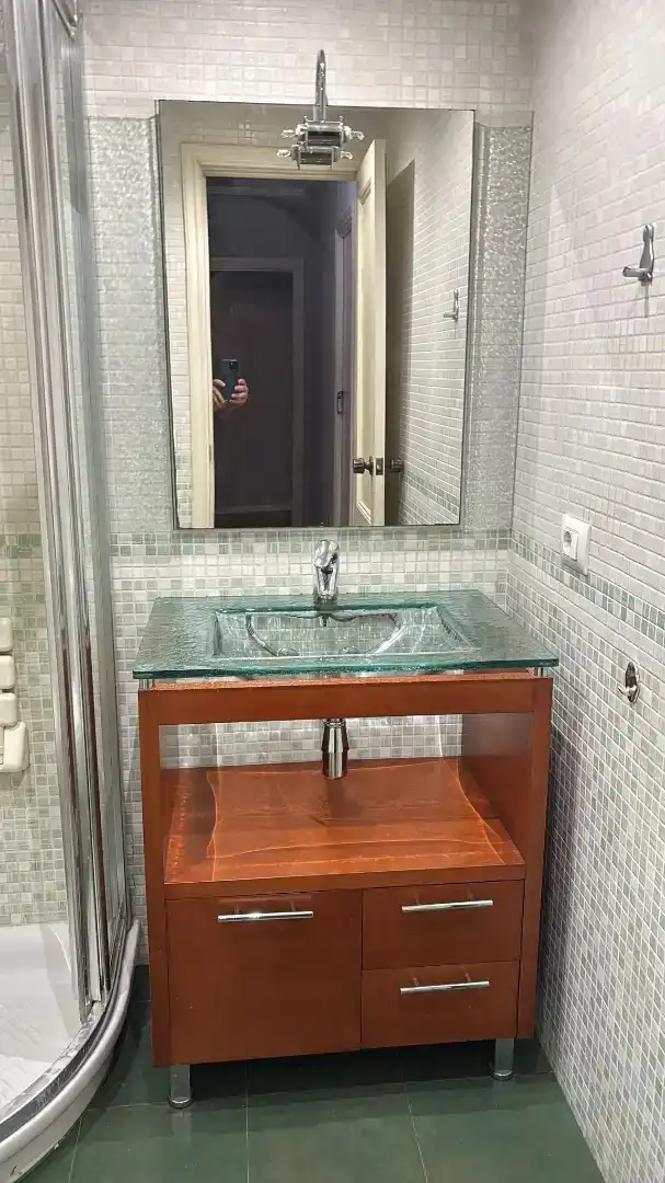 Baño de Piso de alquiler en Vigo  con Calefacción, Parquet y Terraza