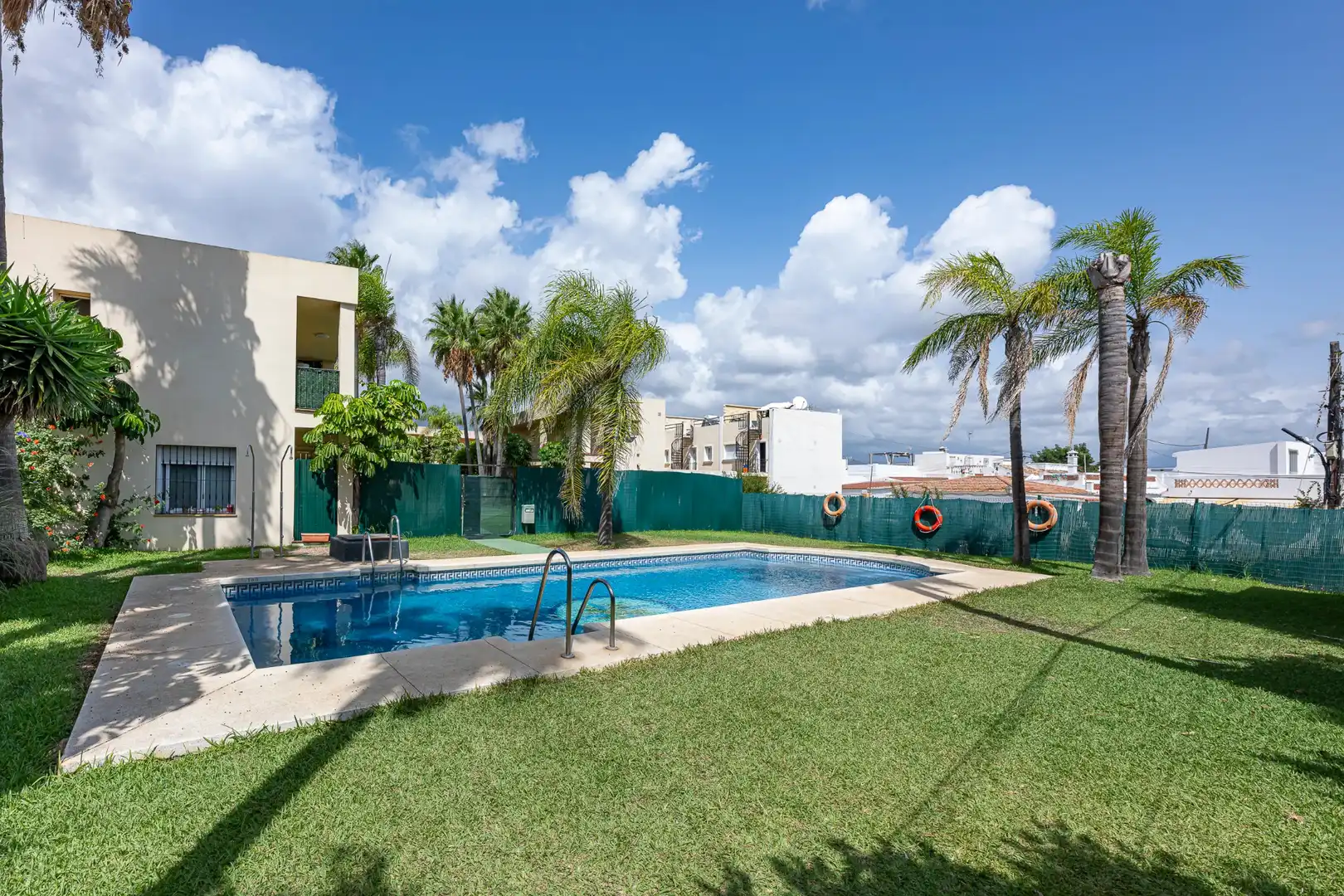 Swimming pool of Apartments for sale in Selwo