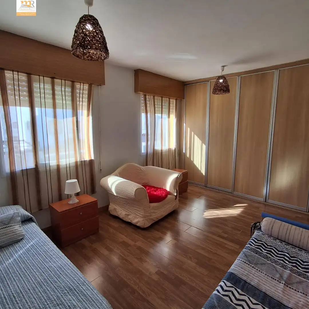 Dormitori de Casa adosada en venda en Estepona amb Jardí privat