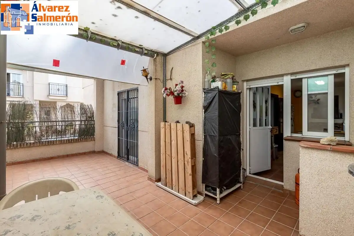 Casa aparellada amb terrassa en venda a Camino del Cementerio, imagen 9