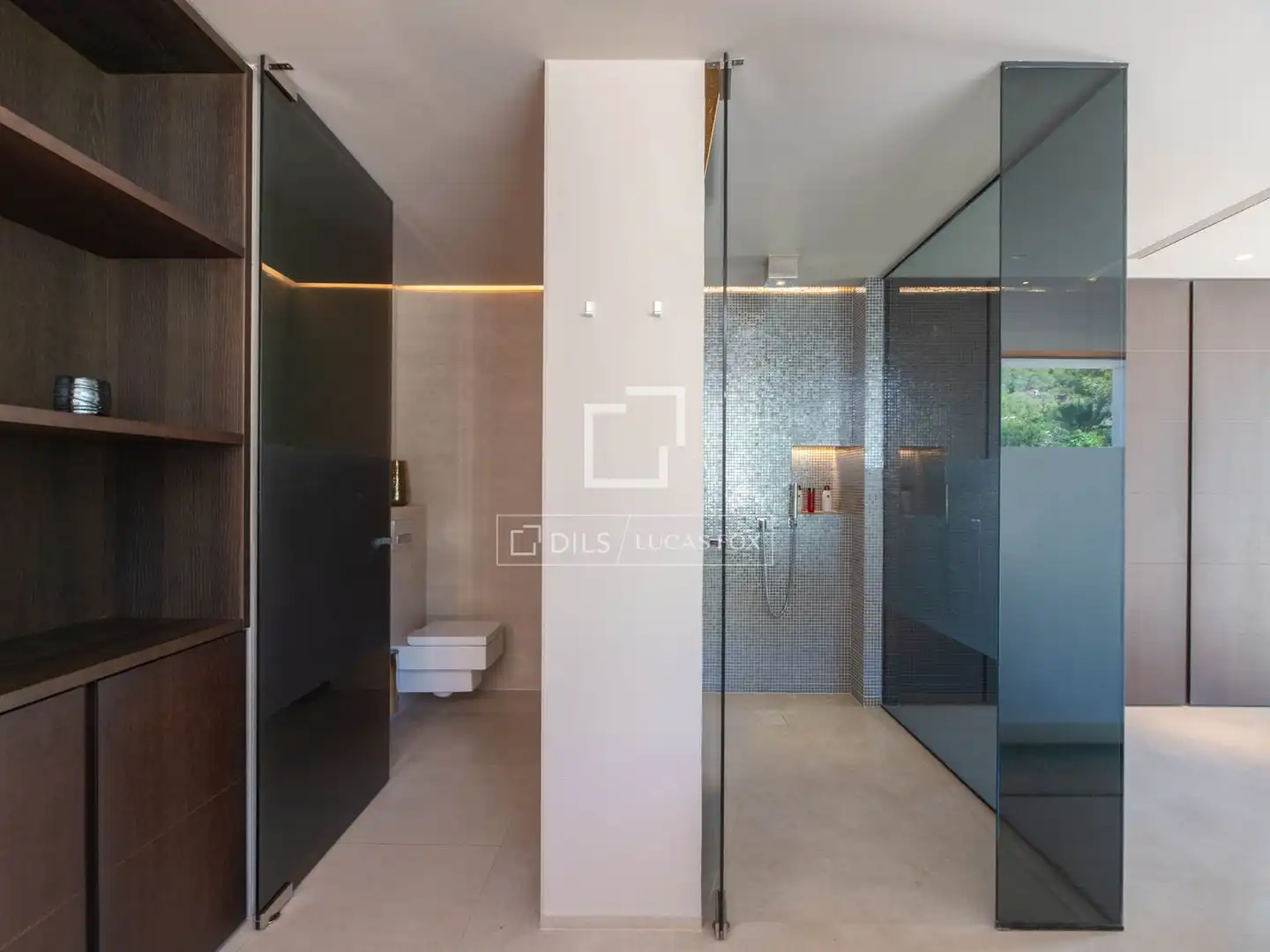 Bathroom of Houses for sale in Santa Eulària des Riu  with Air Conditioner, Heating and Private garden
