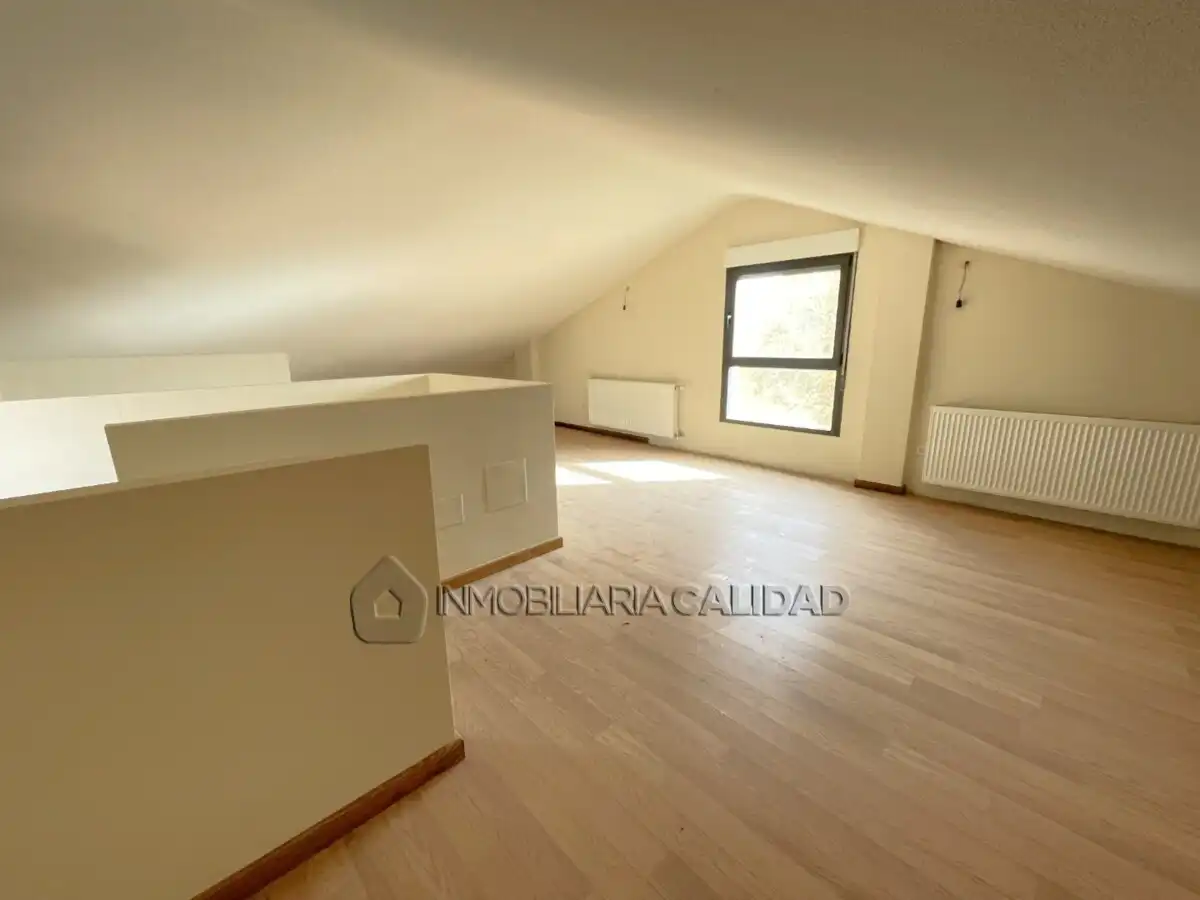 Casa o xalet en venda en Alfoz de Quintanadueñas amb Calefacció
