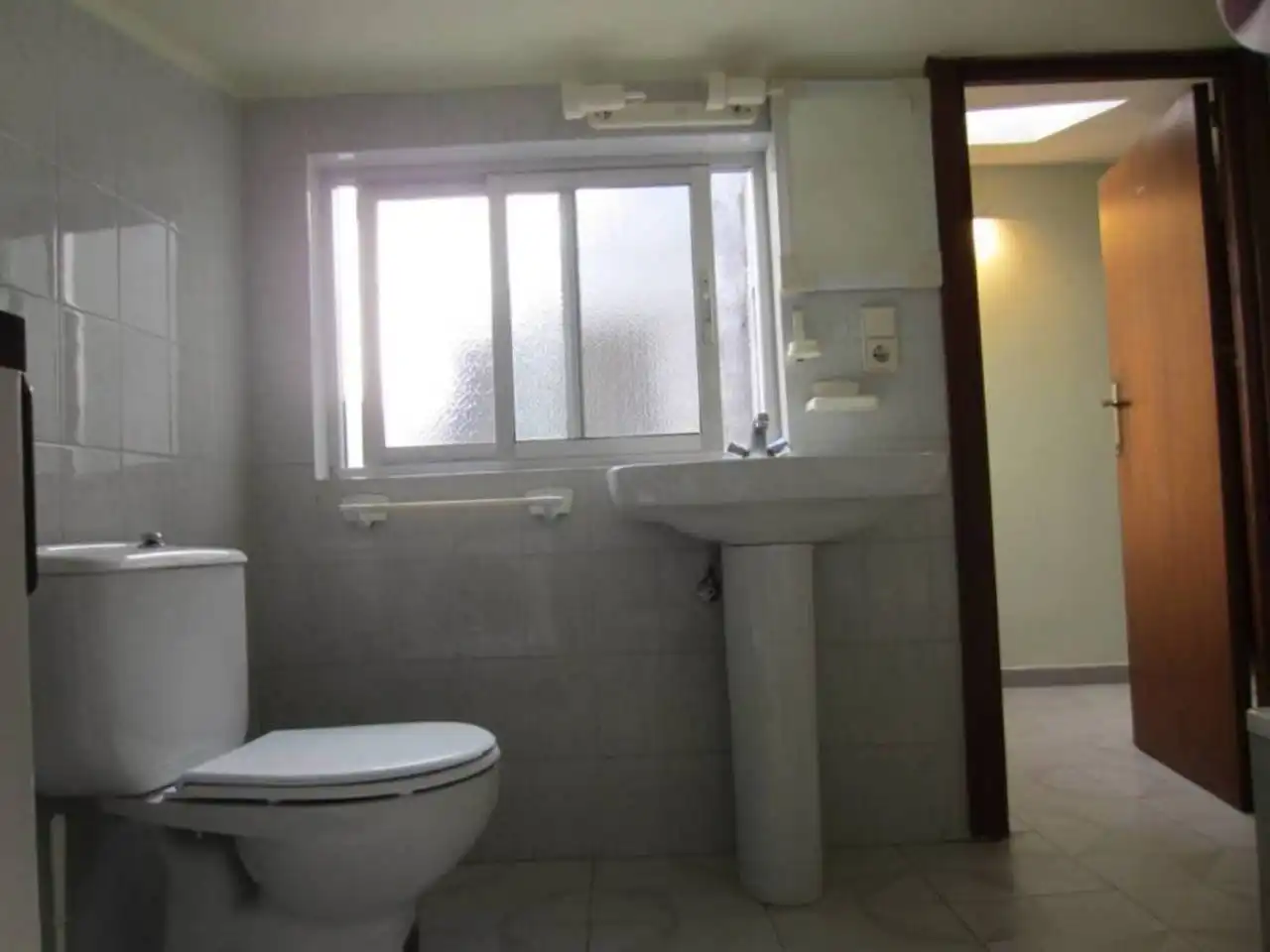 Bany de Apartament en venda en Ciudad Rodrigo amb Calefacció i Moblat
