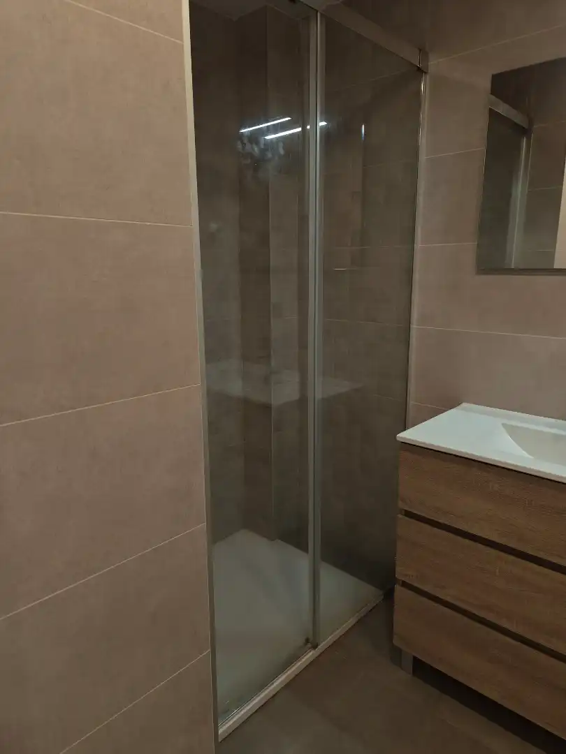 Baño de Piso de alquiler en Parets del Vallès con Aire acondicionado, Calefacción y Parquet