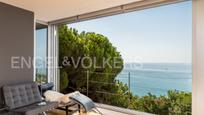 Vista exterior de Casa o xalet en venda en Arenys de Mar amb Calefacció, Jardí privat i Parquet