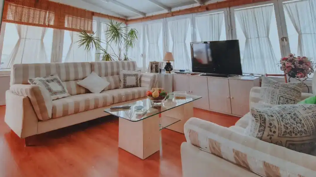 Sala de estar de Casa adosada en venta en Lucena con Aire acondicionado, Calefacción y Jardín privado