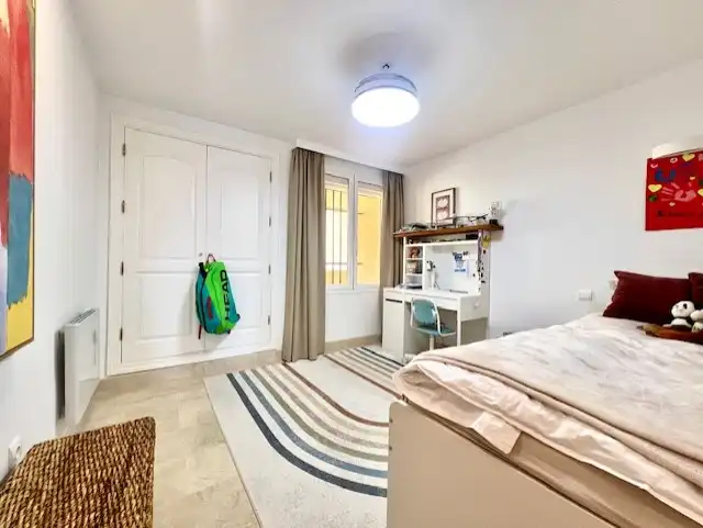 Schlafzimmer von Wohnung zum Verkauf in Marbella mit Klimaanlage, Heizung und Terrasse