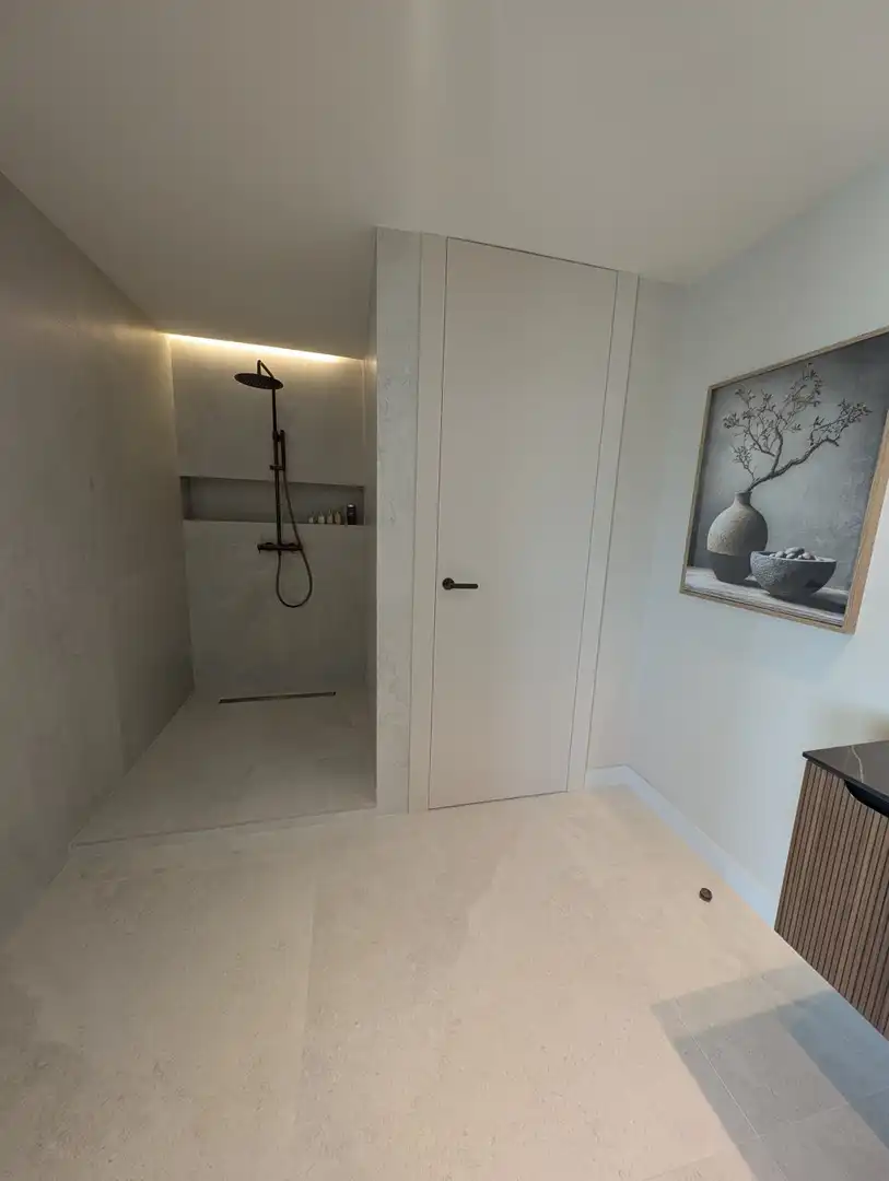 Baño de Piso de alquiler en Torrevieja con Aire acondicionado, Terraza y Amueblado