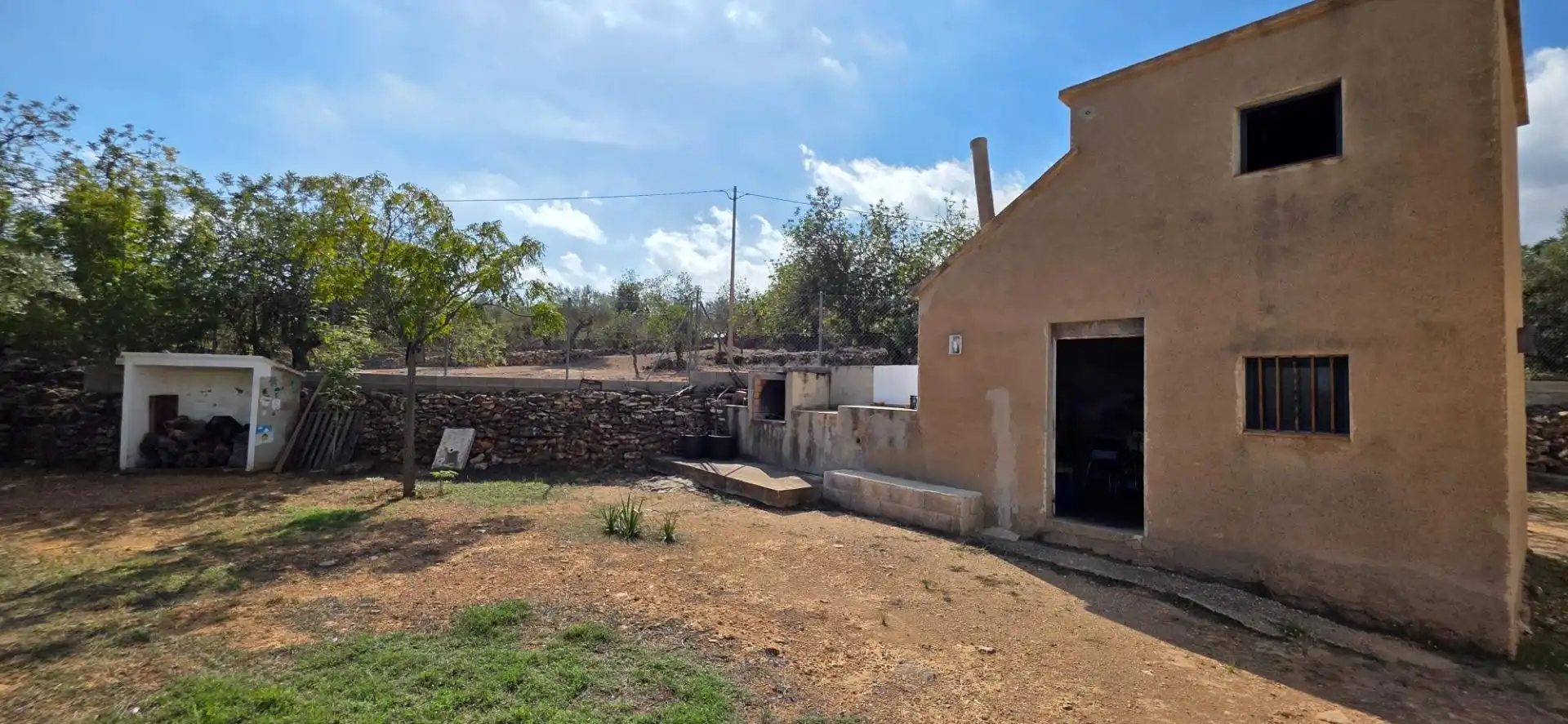 Vista exterior de Finca rústica en venda en El Perelló amb Jardí privat, Terrassa i Traster