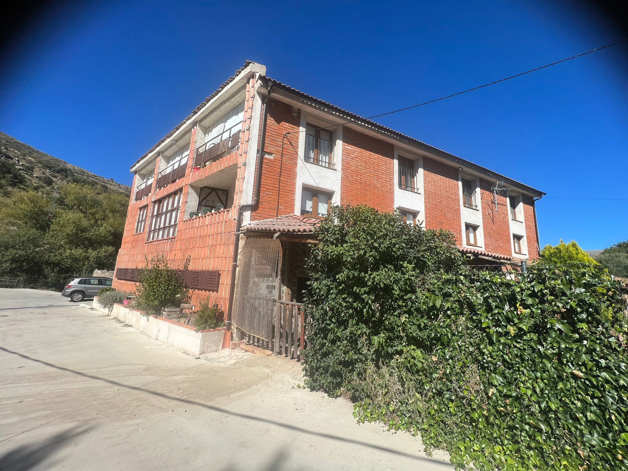 Exterior view of House or chalet for sale in Navacepedilla de Corneja  with Heating, Private garden and Parquet flooring