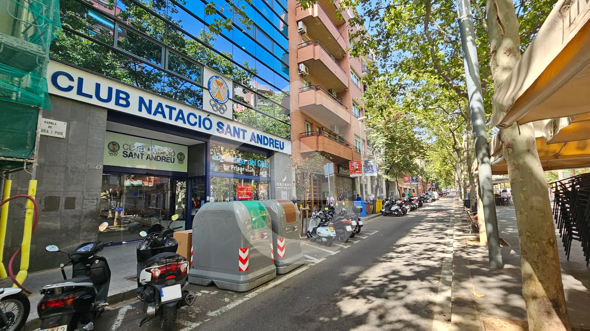 Vista exterior de Pis en venda en Barcelona amb Calefacció