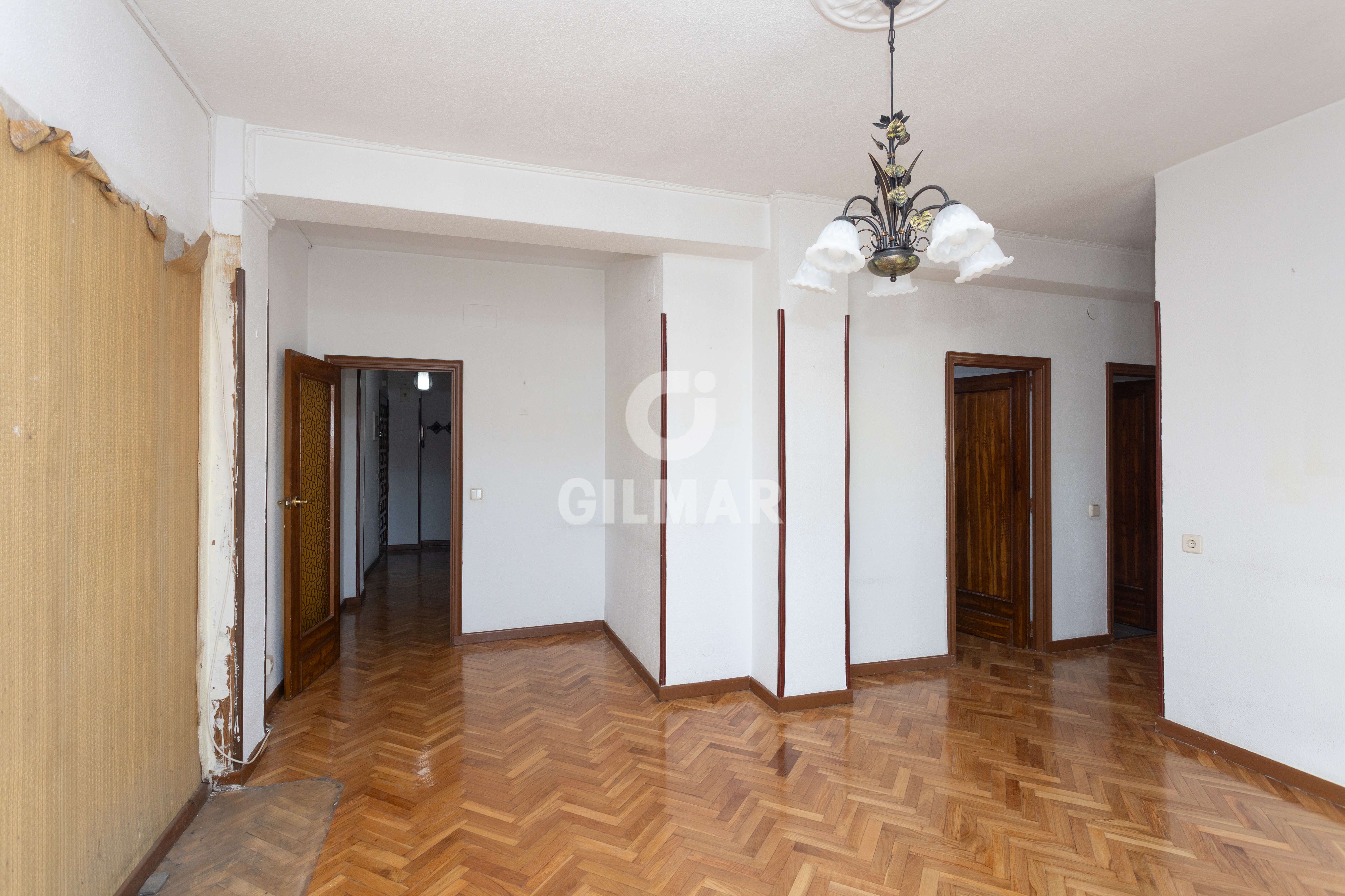 Piso en venta en  Madrid Capital con Calefacción y Balcón