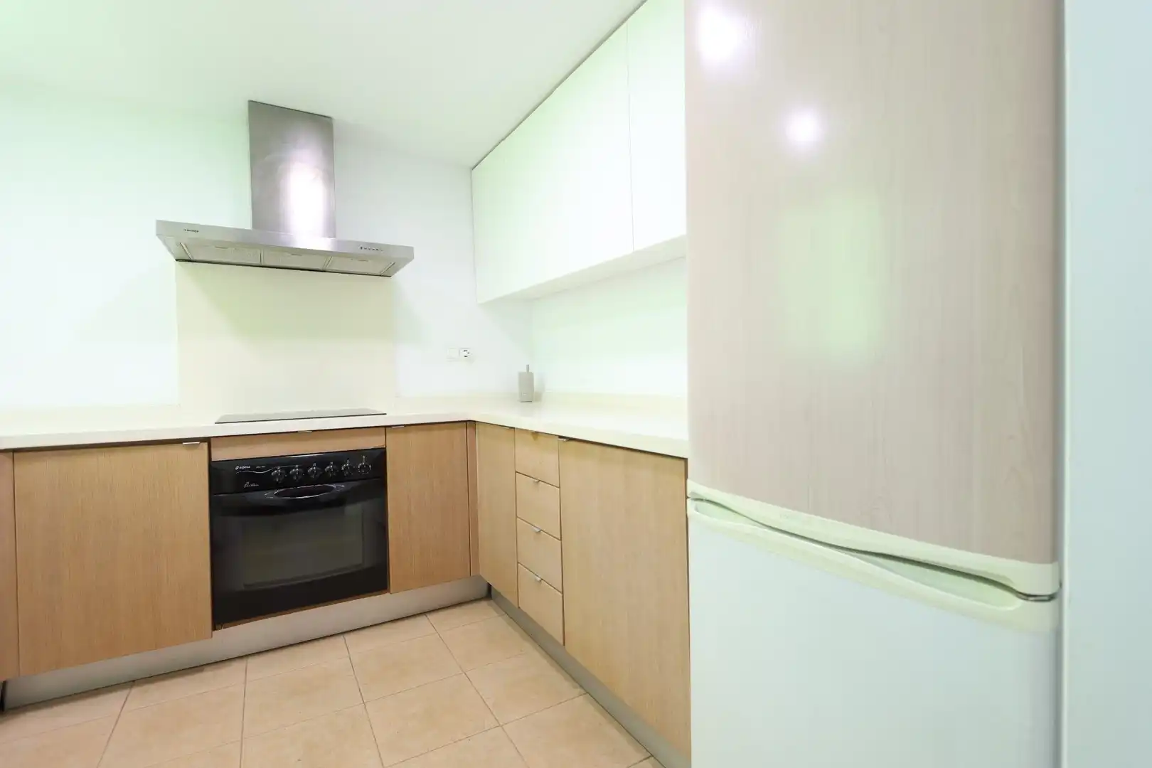 Cocina de Ático en venta en La Pobla de Vallbona con Calefacción, Terraza y Trastero
