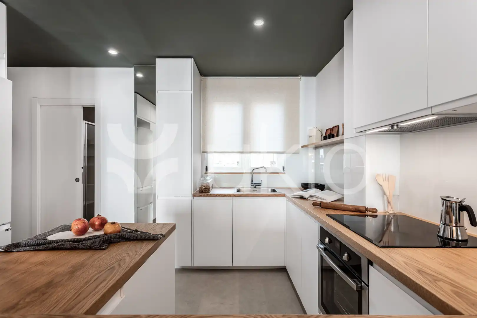 Kitchen of Flat for rent in Madrid  with Air Conditioner, Terrace and Furnished