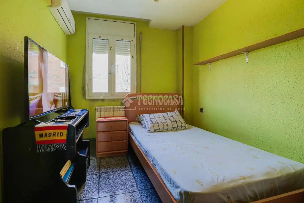 Schlafzimmer von Wohnung zum Verkauf in Terrassa mit Klimaanlage