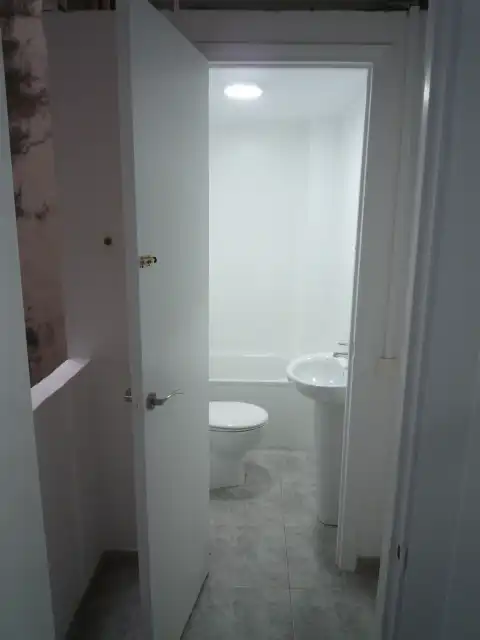 Baño de Piso de alquiler en Barcelona con Horno