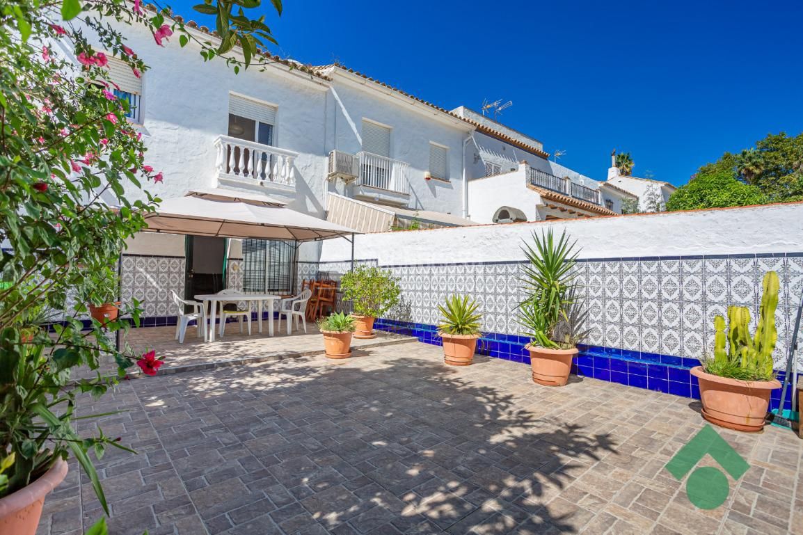 Garden of Single-family semi-detached for sale in Algeciras  with Swimming Pool