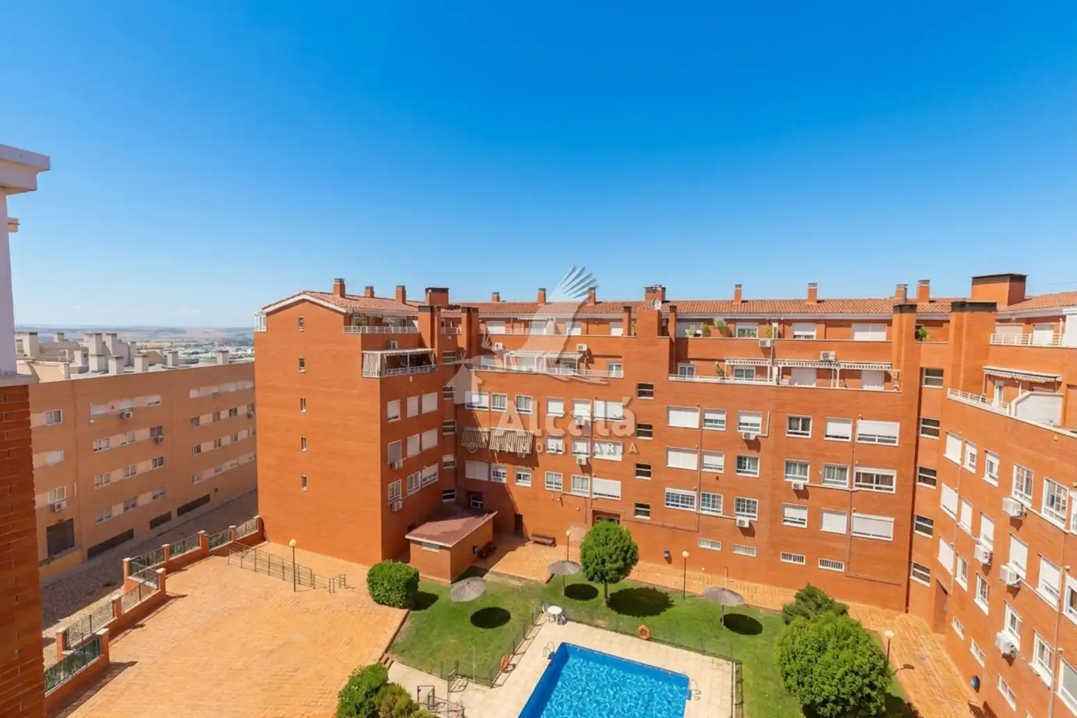 Vista exterior de Piso en venta en Arganda del Rey con Aire acondicionado, Calefacción y Jardín privado