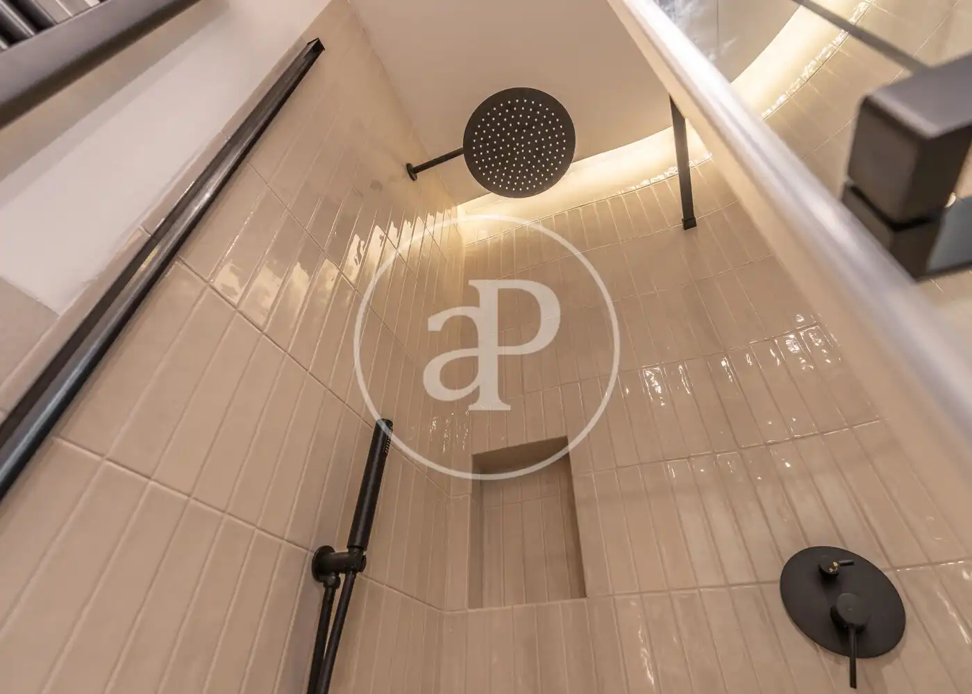 Bathroom of Flat for sale in Madrid  with Heating and Furnished