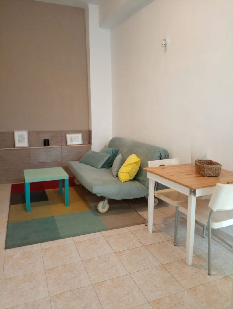 Sala d'estar de Estudi de lloguer en  Santa Cruz de Tenerife Capital amb Moblat i Rentadora