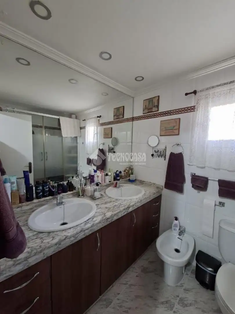 Baño de Casa o chalet en venta en Sevilla con Aire acondicionado, Terraza y Balcón