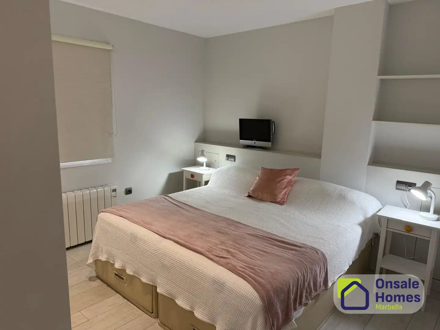 Schlafzimmer von Wohnungen zur Miete in Marbella mit Klimaanlage, Privatgarten und Gemeinschaftspool