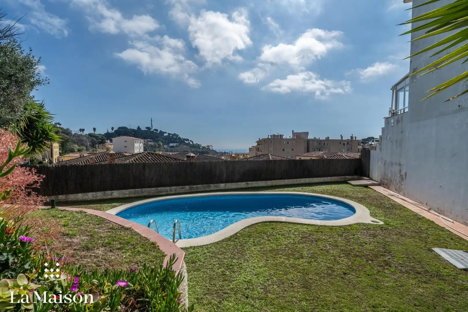 Piscina de Casa adosada en venda en Sant Andreu de Llavaneres amb Aire condicionat, Calefacció i Jardí privat