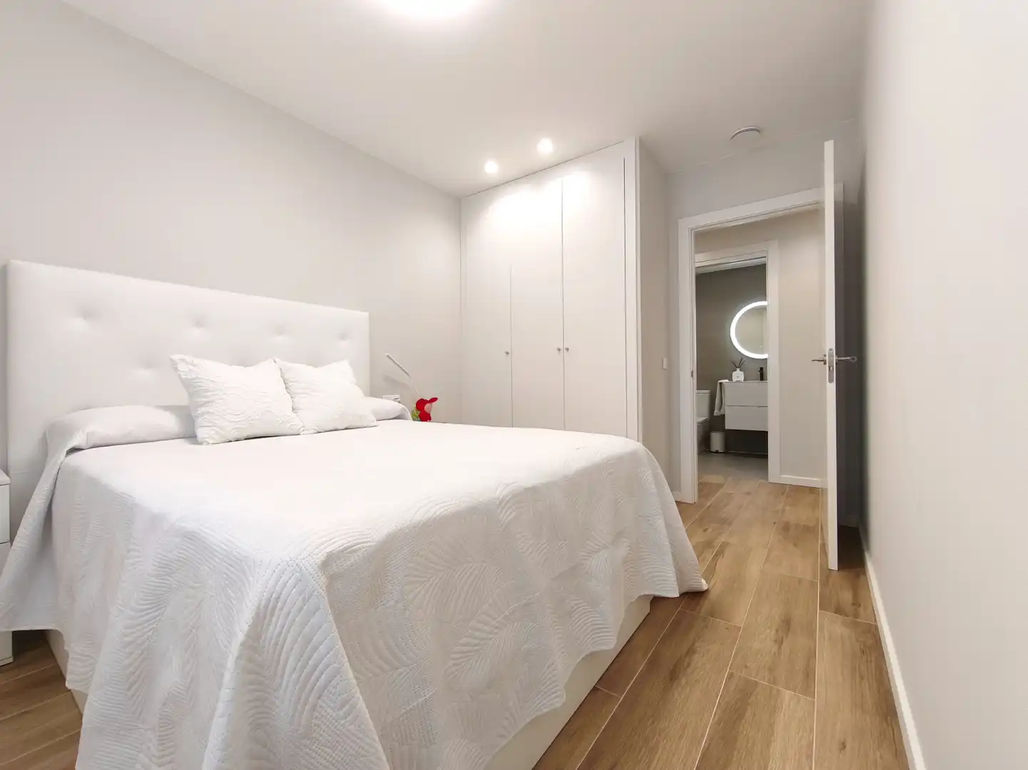 Schlafzimmer von Wohnung zum Verkauf in  Logroño mit Heizung, Privatgarten und Parkett