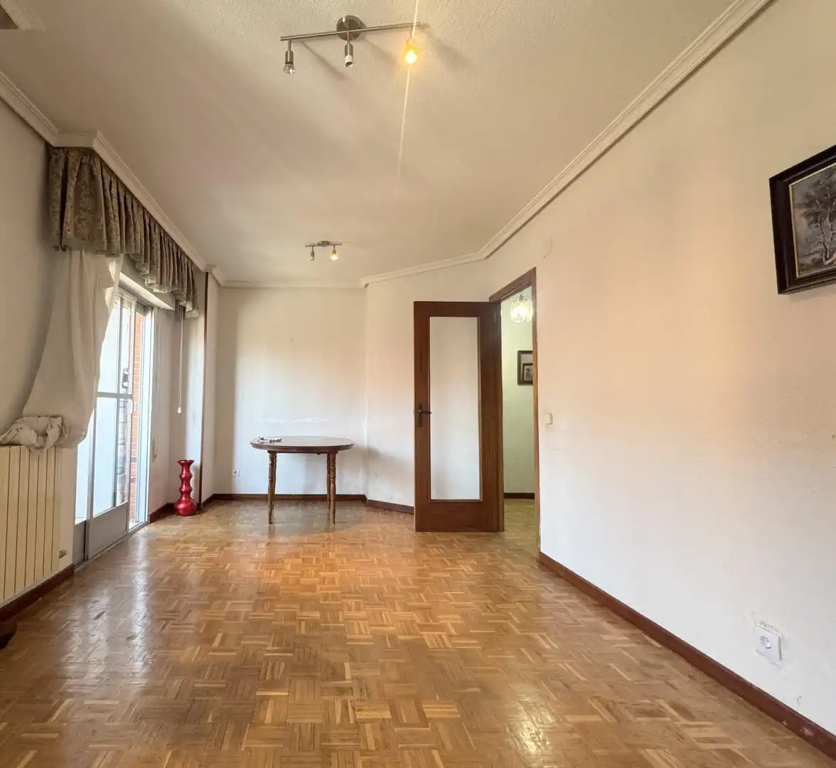 Sala d'estar de Pis en venda en Ávila amb Calefacció i Terrassa
