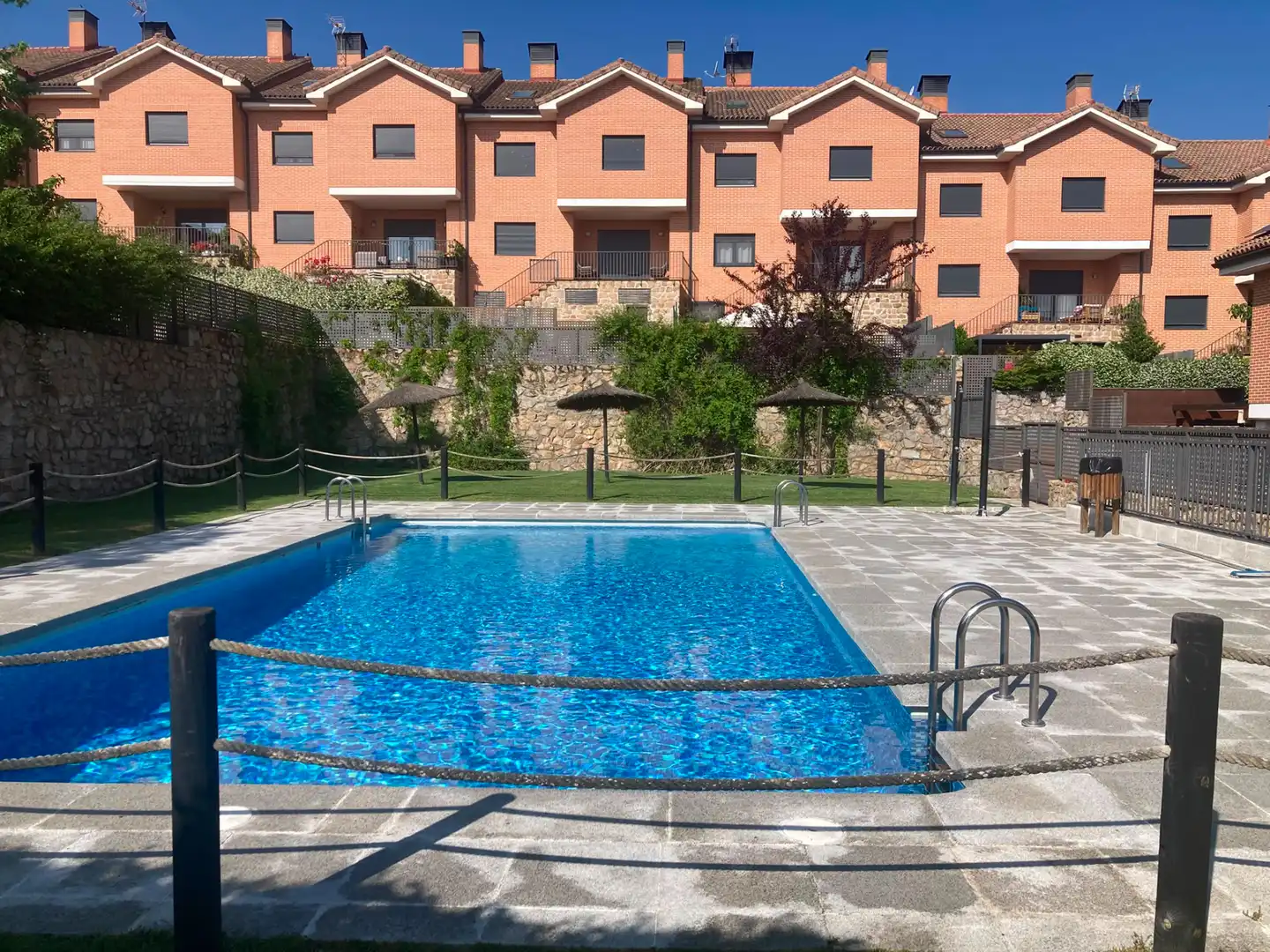 Reihenhaus mit Pool zum Verkauf in Calle de la Retama, imagen 5
