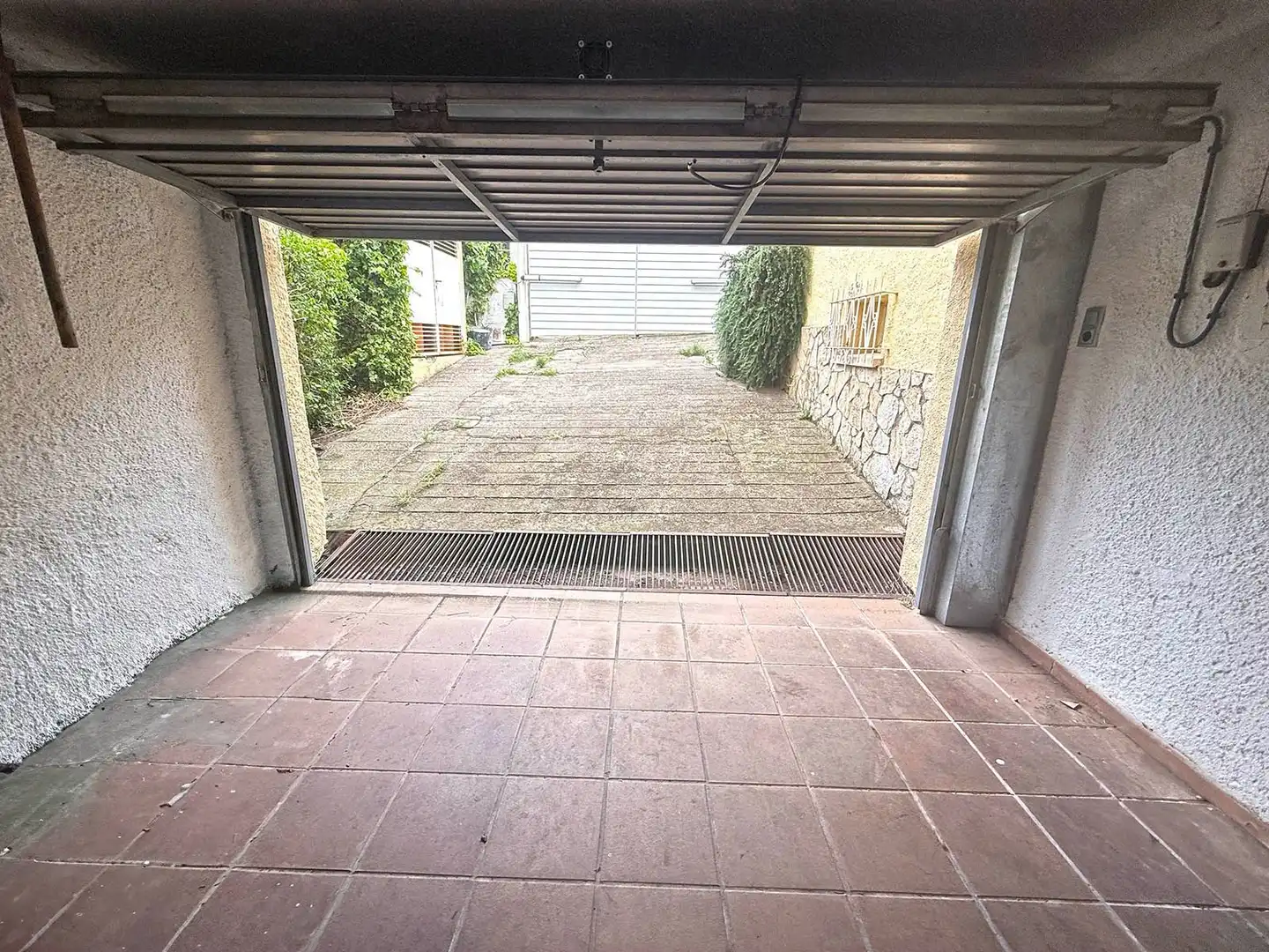 Aparcament de Casa o xalet en venda en Roses amb Aire condicionat, Calefacció i Jardí privat