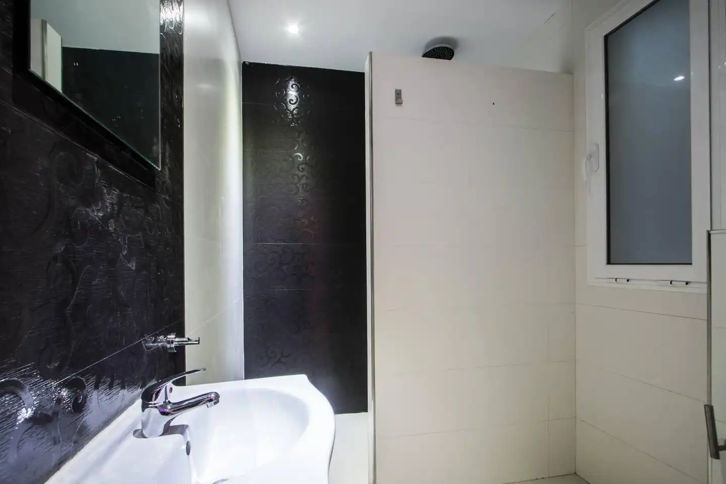 Badezimmer von Wohnung zur Miete in Viladecans mit Klimaanlage, Terrasse und Möbliert