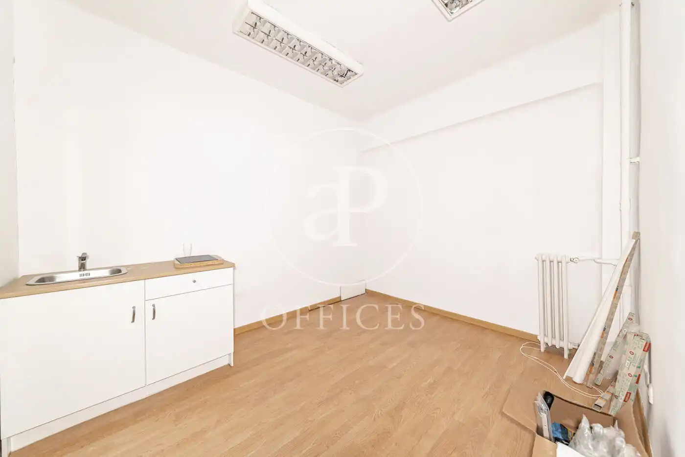 Office for rent in Madrid  with Air Conditioner