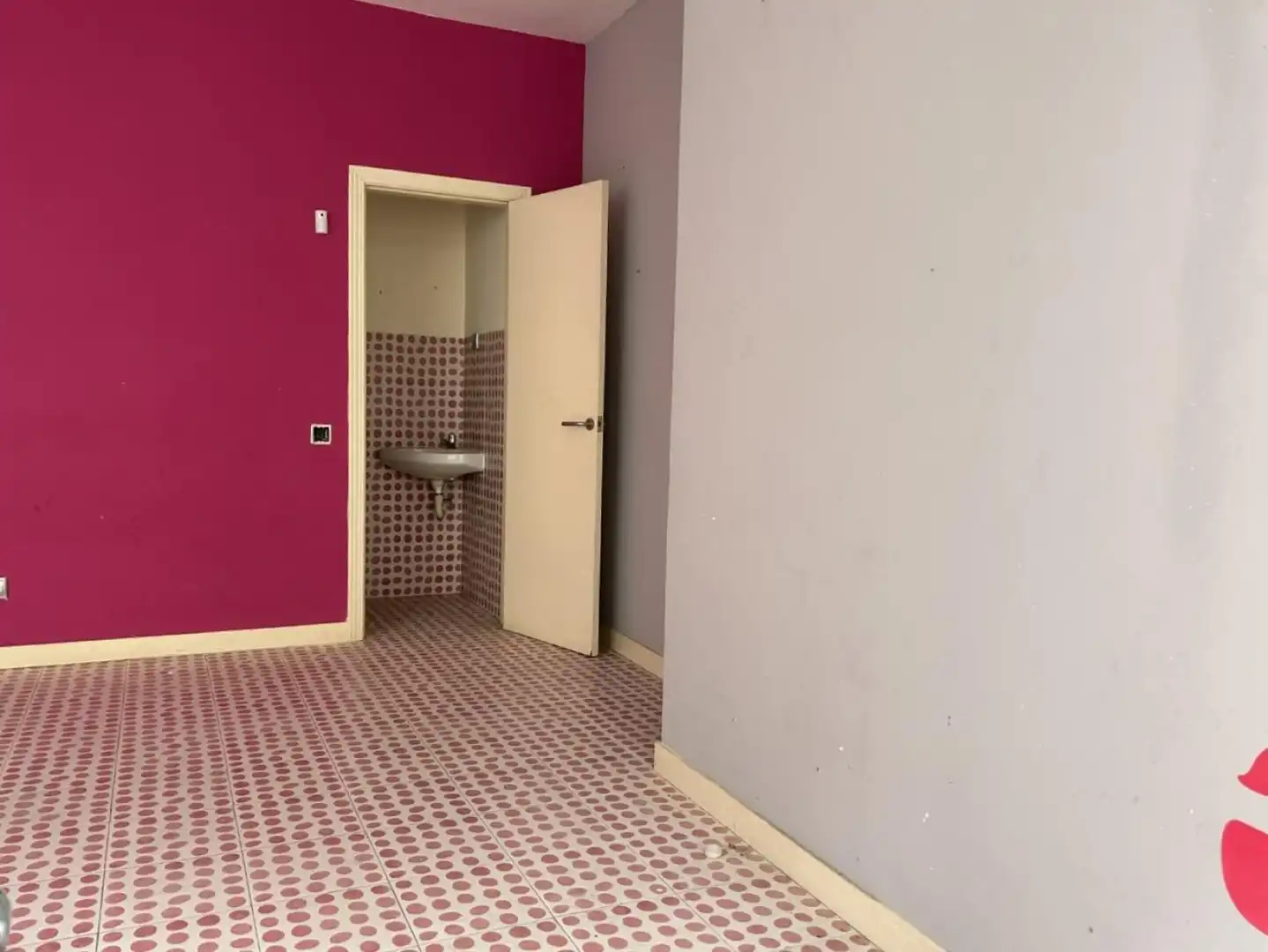 Habitación de Local en venta en Gelida