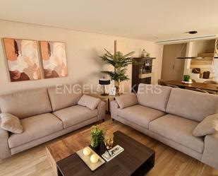 Sala d'estar de Casa adosada de lloguer en Bétera amb Aire condicionat, Calefacció i Jardí privat