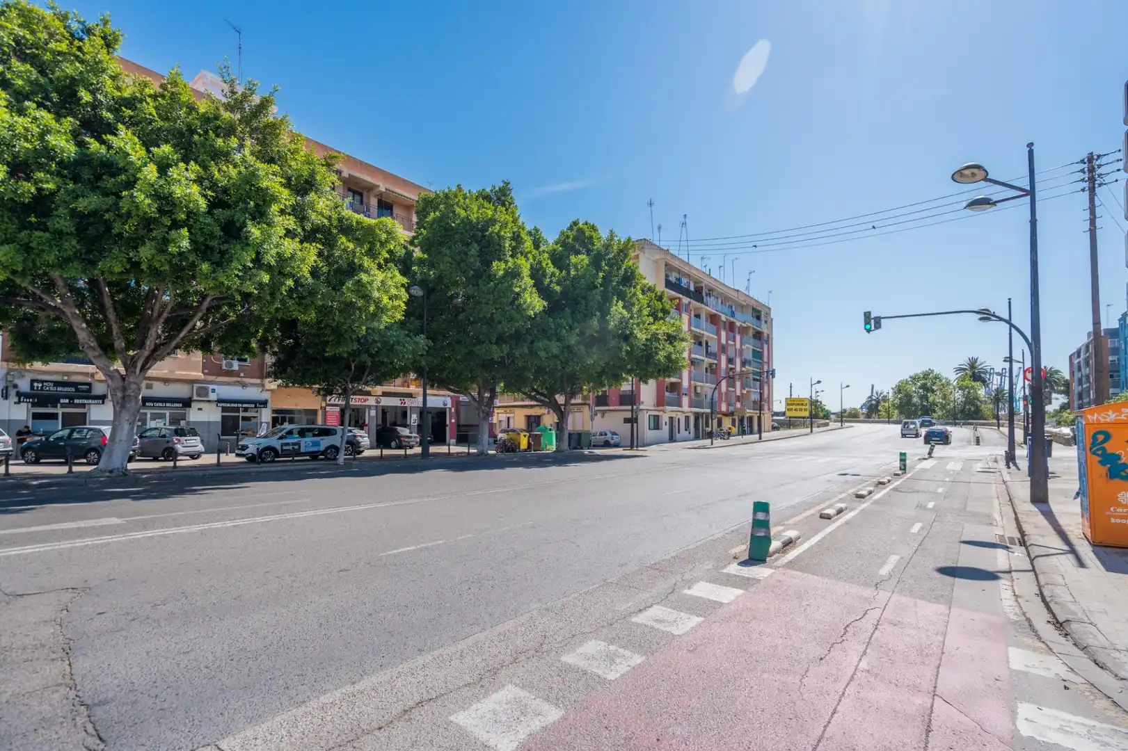 Vista exterior de Local de lloguer en Valencia