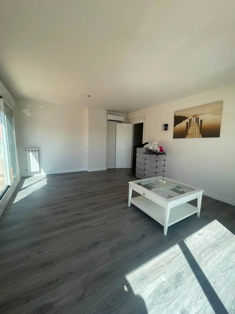 Habitación de Ático de alquiler en Alcalá de Henares con Aire acondicionado, Calefacción y Jardín privado