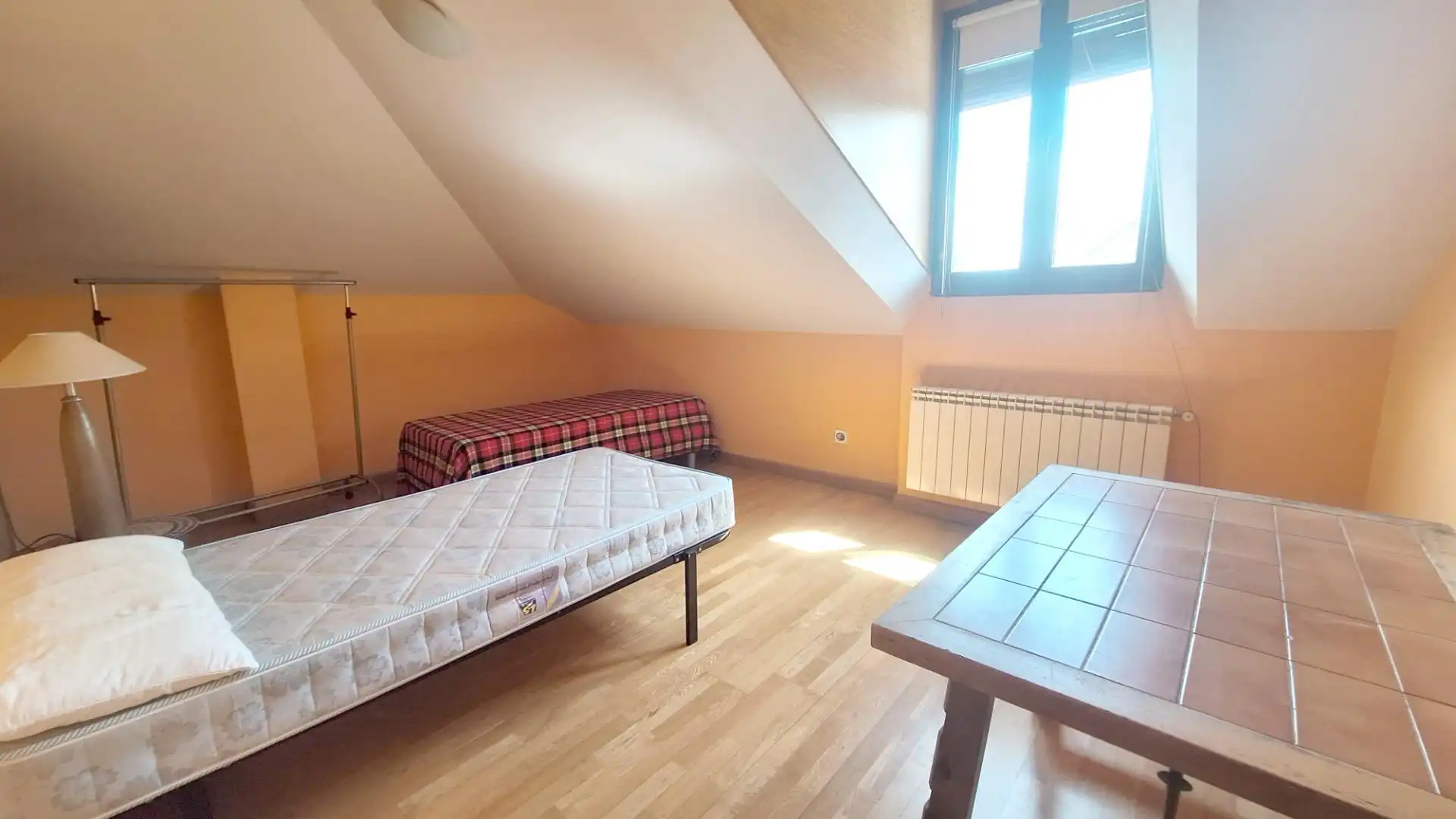 Habitación de Piso en venta en Ponferrada con Calefacción, Trastero y Balcón