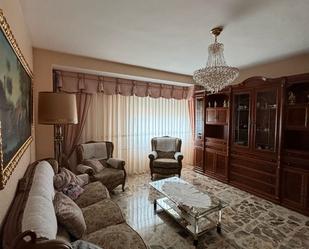 Living room of Flat for sale in  Zaragoza Capital  with Heating, Furnished and Oven