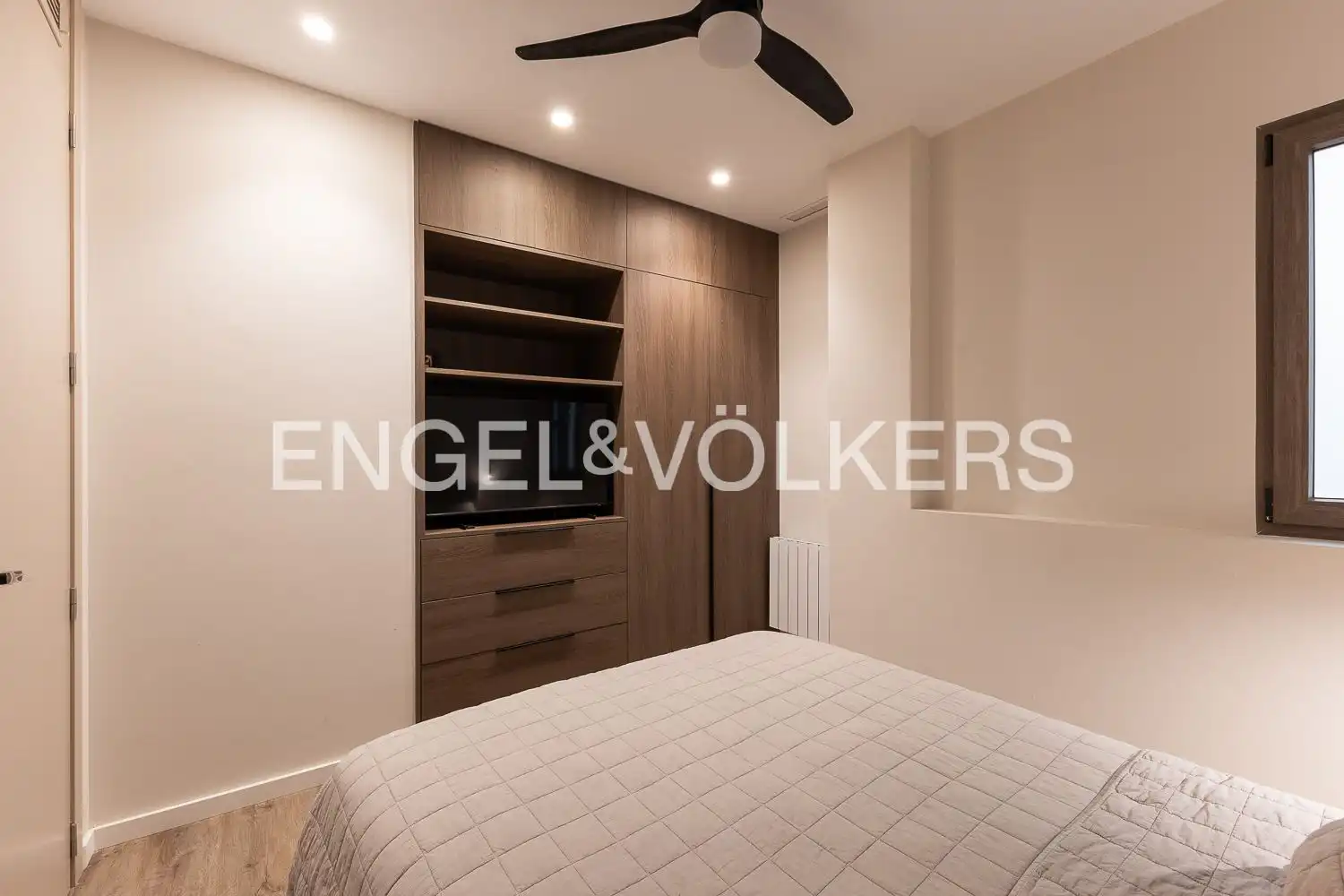 Schlafzimmer von Wohnung zum Verkauf in Valencia mit Klimaanlage, Heizung und Terrasse