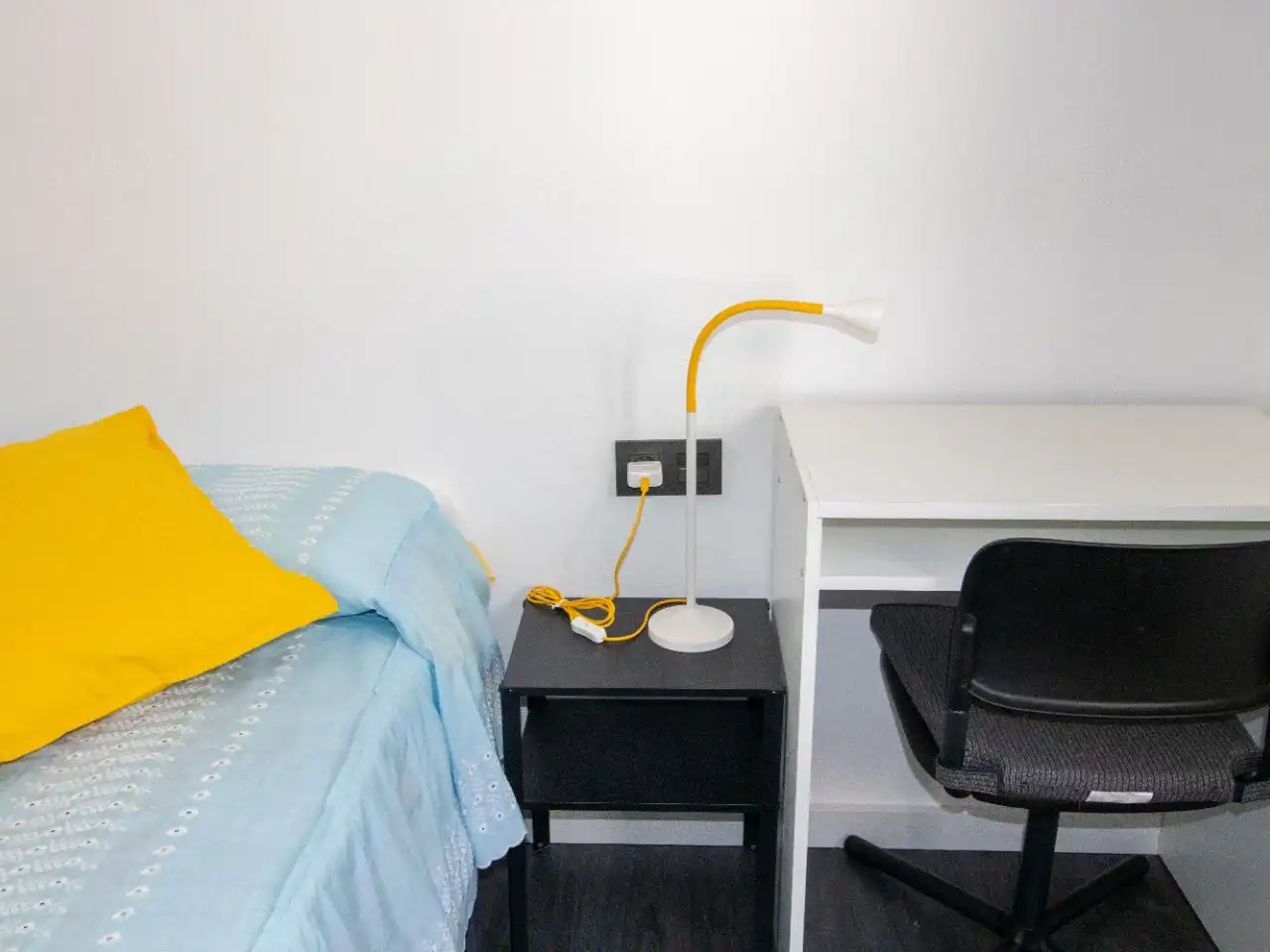 Schlafzimmer von Wohnung zur Miete in Camins al Grau