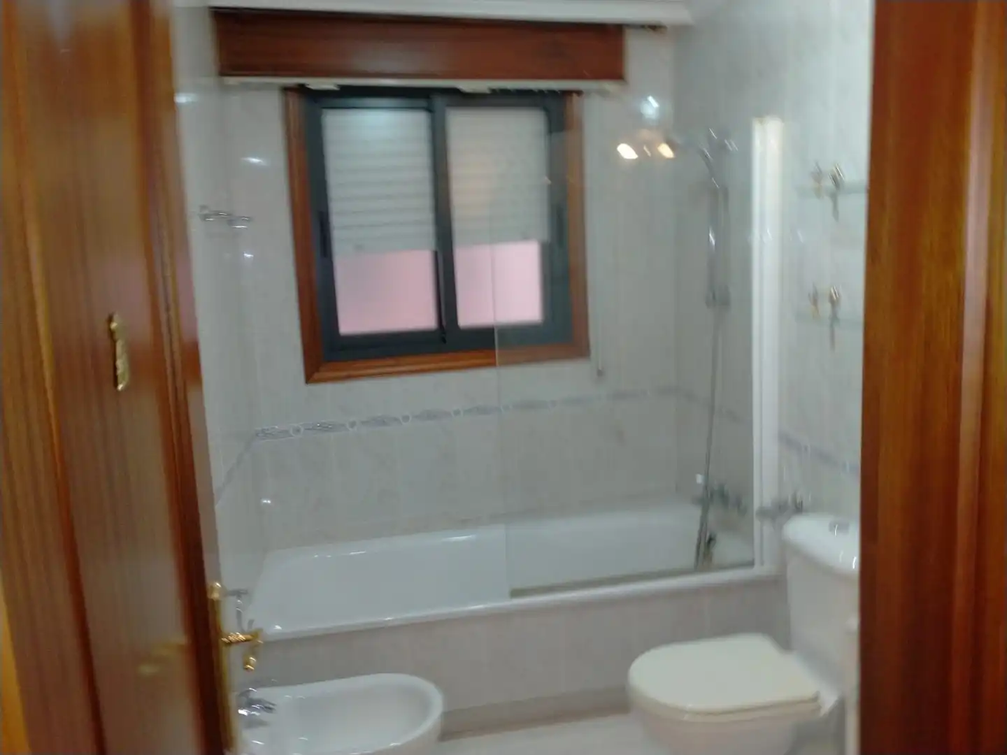 Bany de Apartament en venda en Vigo  amb Calefacció, Jardí privat i Parquet