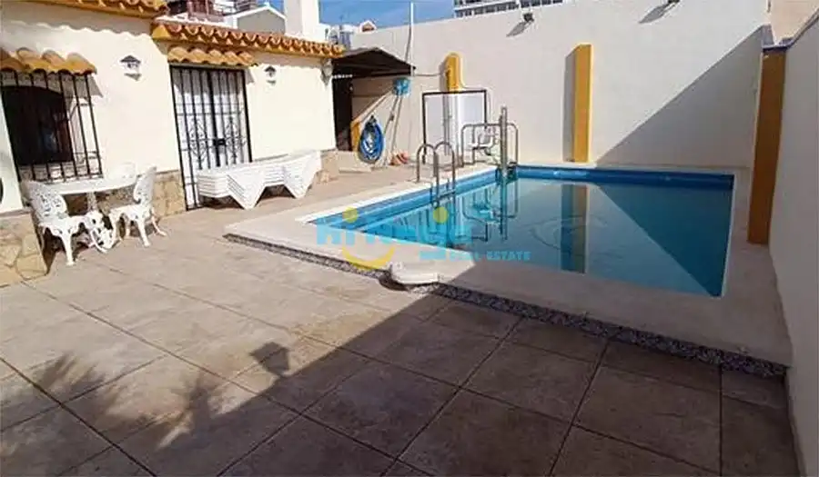 Casa con piscina en venta en Centro