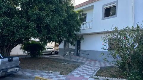 Foto 2 de Casa adosada en venta en Plaza Carteya, 1, Los Barrios, Cádiz