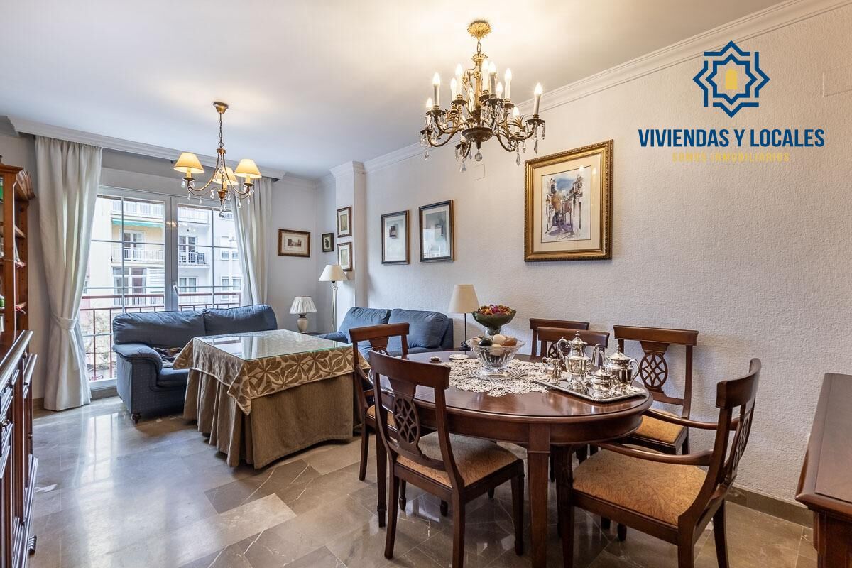 Dining room of Flat for sale in  Granada Capital  with Air Conditioner and Balcony
