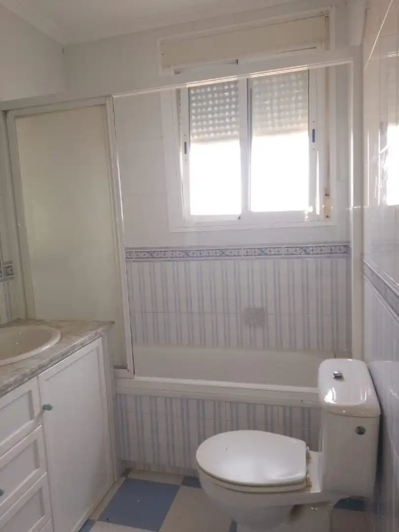 Baño de Casa o chalet en venta en Dos Hermanas con Jardín privado, Terraza y Balcón