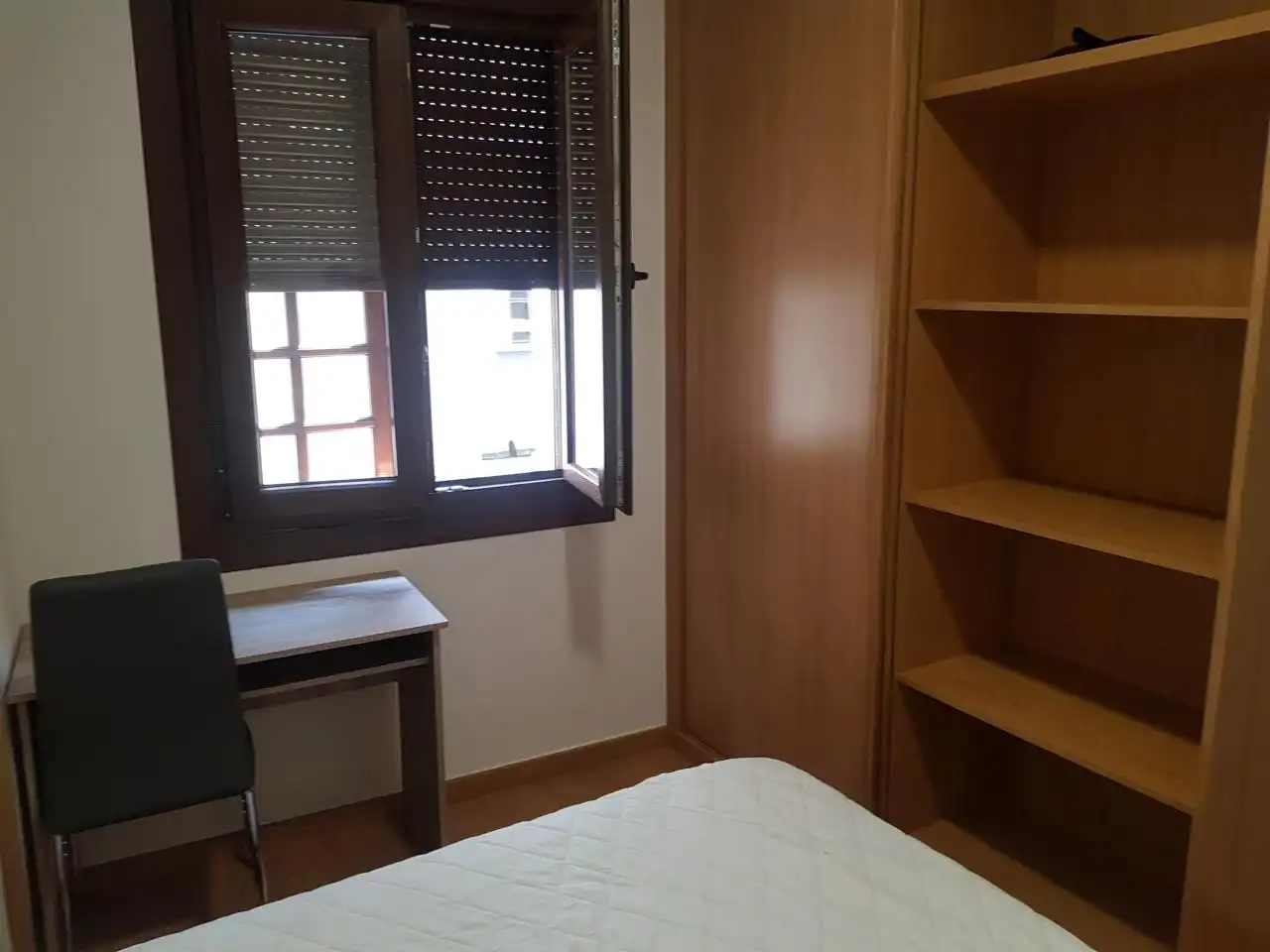 Bedroom of Flat for share in Casco Viejo