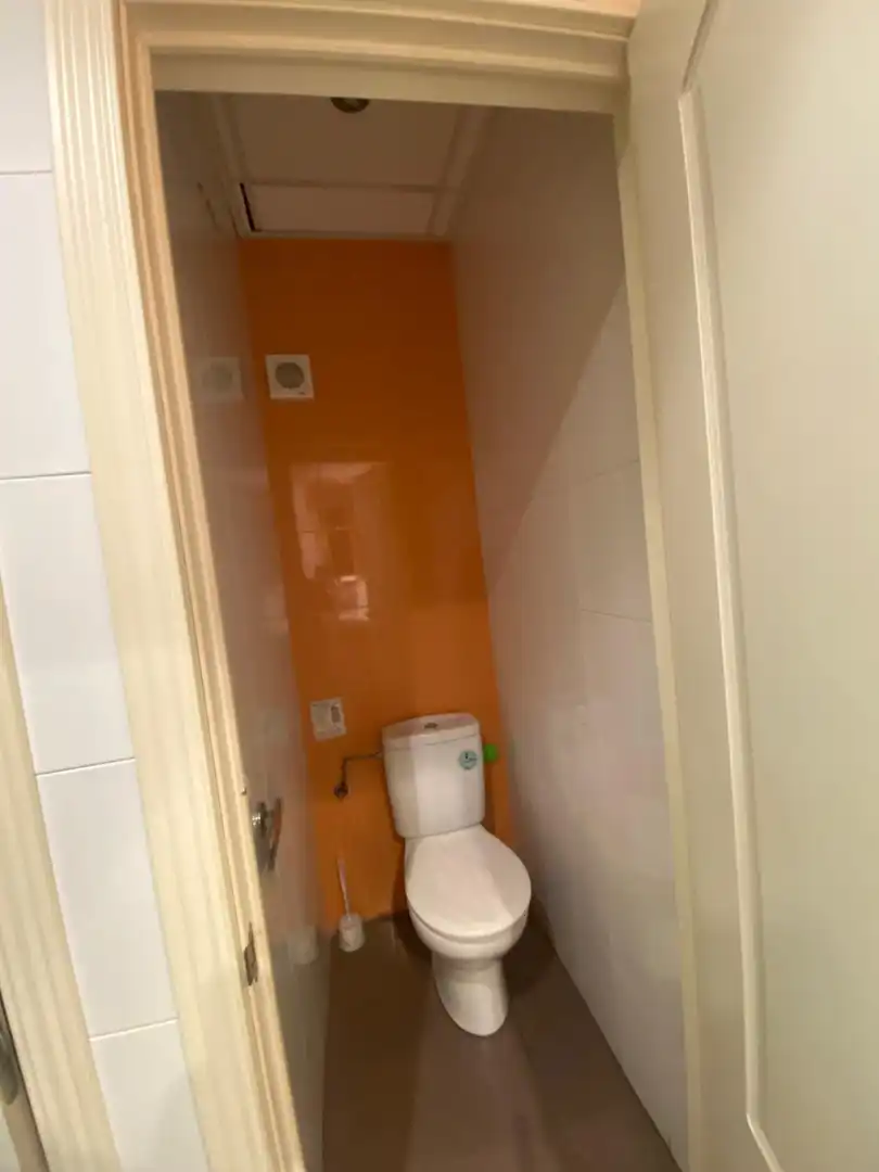 Bany de Local en venda en San Martín del Rey Aurelio