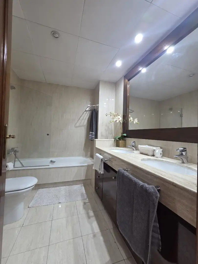 Bathroom of Flat for rent in Olivenza  with Air Conditioner, Heating and Furnished
